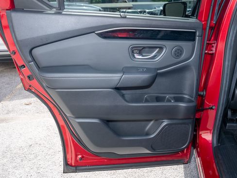 Certified 2025 Honda Pilot Touring image 13