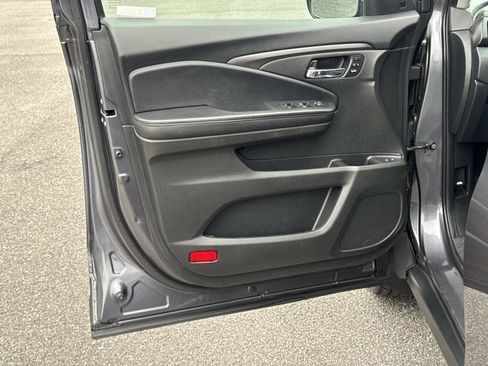 Certified 2022 Honda Pilot Special Edition image 16