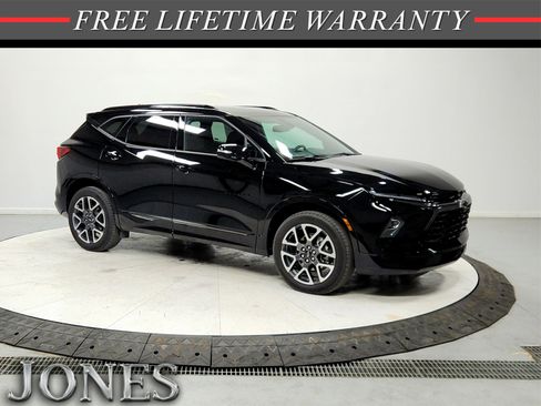 Used 2025 Chevrolet Blazer RS image 1