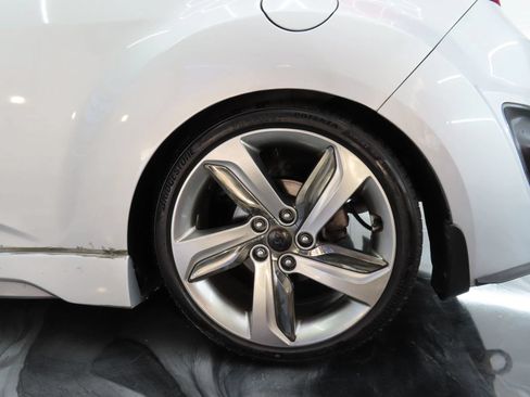 Used 2013 Hyundai Veloster Turbo FWD image 14