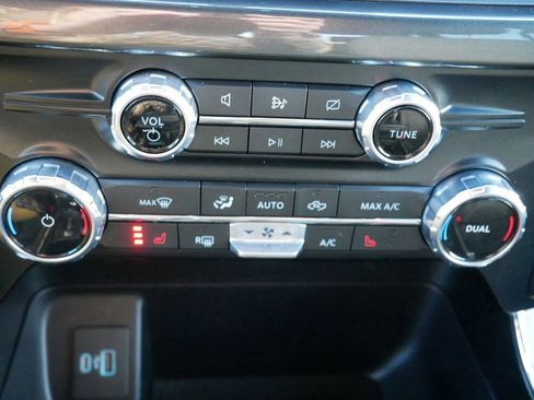 Certified 2022 Ford F150 XLT w/ Equipment Group 302A High image 26