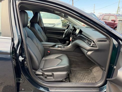 Used 2021 Toyota Camry SE w/ Cold Weather Package image 25