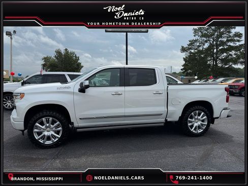 Used 2024 Chevrolet Silverado 1500 High Country AWD/4WD image 1