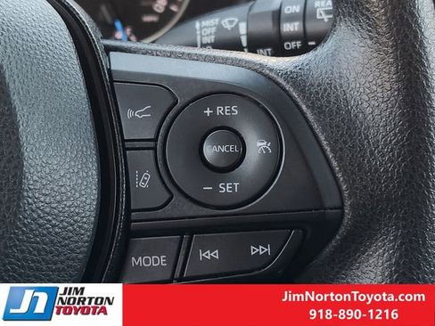 Used 2022 Toyota RAV4 XLE image 31