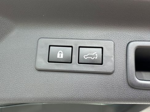 Used 2025 Subaru Forester Premium w/ Convenience Package #1 AWD/4WD image 12