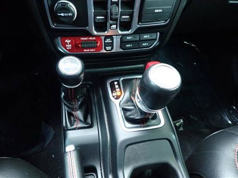 Used 2023 Jeep Gladiator Rubicon w/ Cold Weather Group AWD/4WD image 20