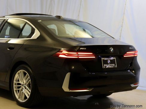 Certified 2024 BMW 530i xDrive w/ Convenience Package image 8