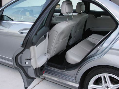 Used 2013 Mercedes-Benz C 300 Sport image 40