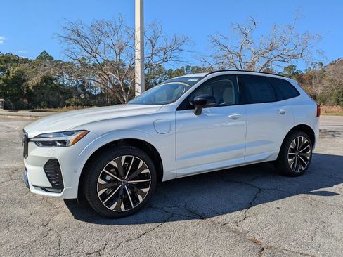 New 2026 Volvo XC60 T8 Ultra w/ Protection Package Premier AWD/4WD image 2