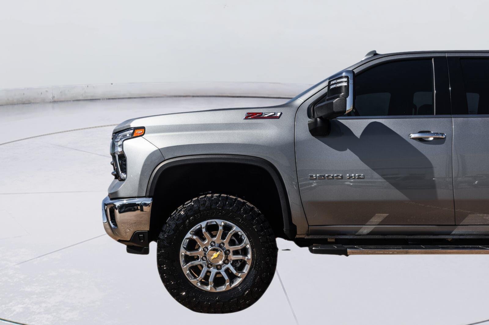 Used 2024 Chevrolet Silverado 3500 LTZ w/ LTZ Convenience Package AWD/4WD image 7
