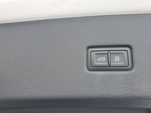 Certified 2023 Audi Q8 Premium w/ Convenience Package AWD/4WD image 15