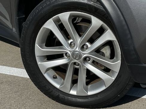 Used 2017 Nissan Juke S FWD image 8