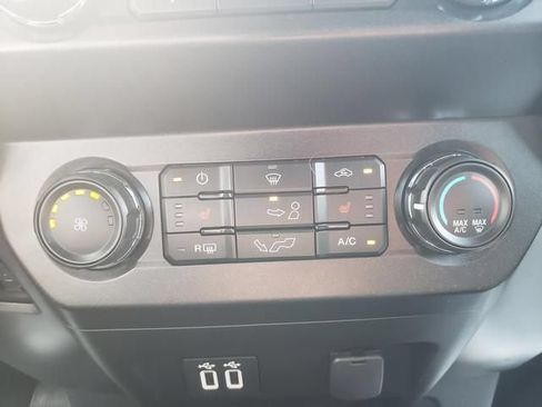 Used 2019 Ford F150 XLT w/ Equipment Group 302A Luxury AWD/4WD image 26