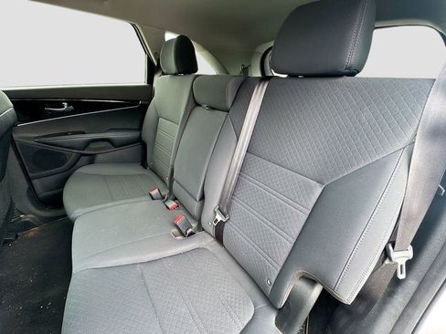 Used 2020 Kia Sorento LX AWD/4WD image 22