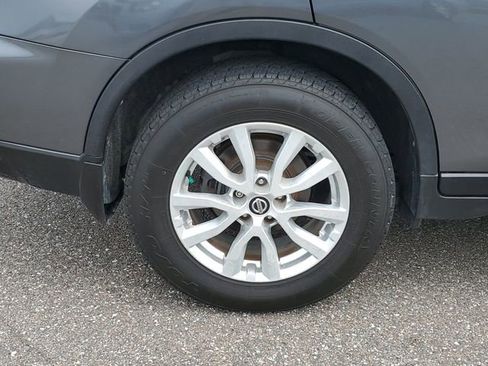 Used 2019 Nissan Rogue SV image 5