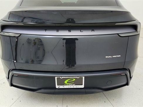 Used 2026 Tesla Model Y Long Range image 11