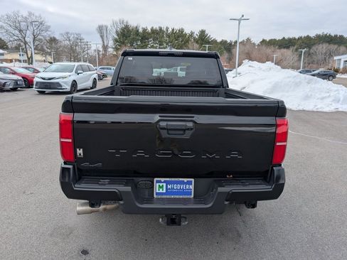 Used 2025 Toyota Tacoma SR5 image 4