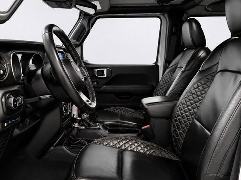 Used 2022 Jeep Wrangler Unlimited Sahara AWD/4WD image 15