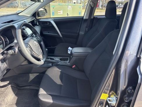 Used 2016 Toyota RAV4 LE image 14