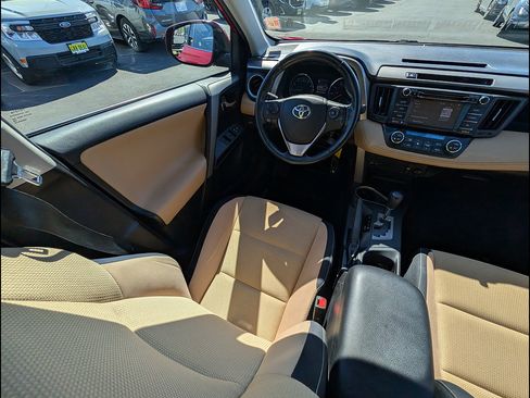 Used 2016 Toyota RAV4 XLE AWD/4WD image 14
