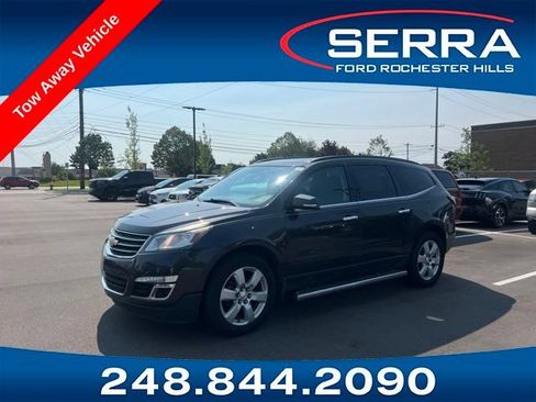 Used 2017 Chevrolet Traverse LT w/ Style and Technology Package FWD image 1