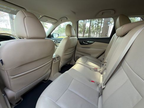 Used 2015 Nissan Rogue SL image 15