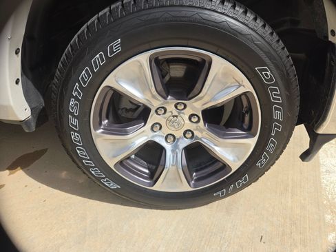 Used 2019 RAM 1500 Laramie RWD image 27