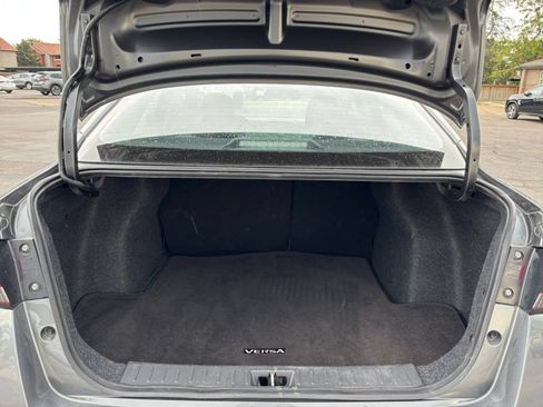 Used 2025 Nissan Versa SV FWD image 29