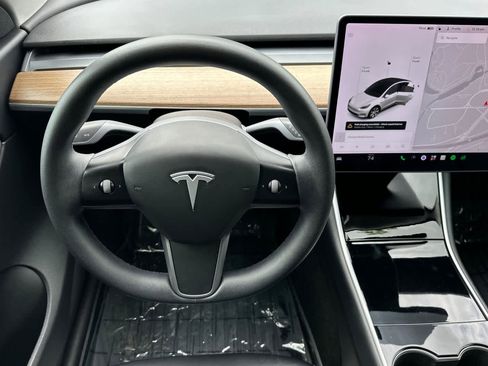 Used 2021 Tesla Model Y Long Range AWD/4WD image 14