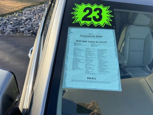 Used 2023 GMC Yukon XL Denali image 23