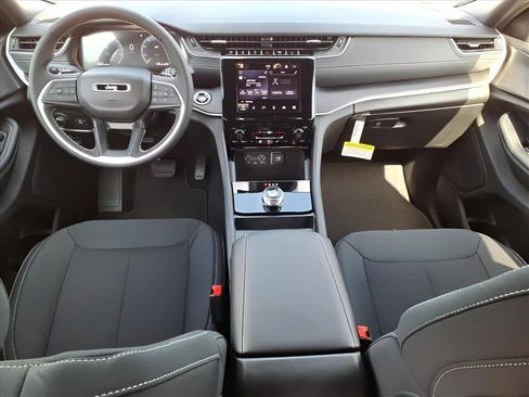 New 2025 Jeep Grand Cherokee Laredo X image 13