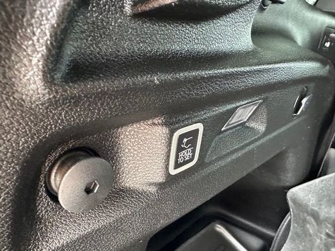 Used 2023 Jeep Grand Cherokee L Laredo image 20