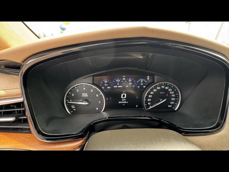 Used 2017 Cadillac XT5 Platinum AWD/4WD image 21