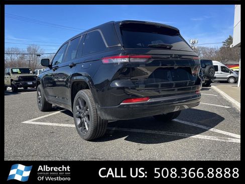New 2026 Jeep Grand Cherokee Limited Reserve AWD/4WD image 3