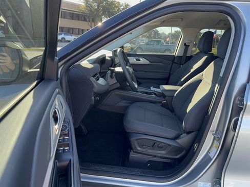 Used 2025 Ford Explorer Active image 8