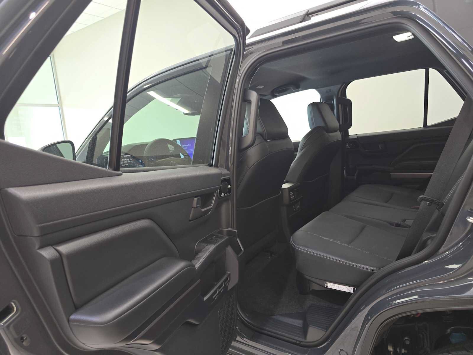 Certified 2025 Toyota 4Runner TRD Off-Road Premium AWD/4WD image 24
