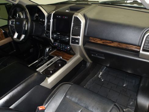 Used 2019 Ford F150 Lariat w/ FX4 Off-Road Package AWD/4WD image 16