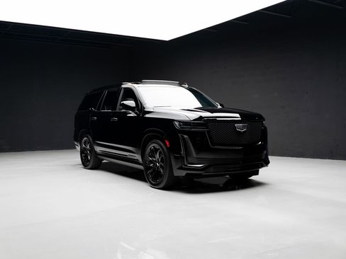 Used 2023 Cadillac Escalade Sport w/ LPO, ONYX Package AWD/4WD image 90