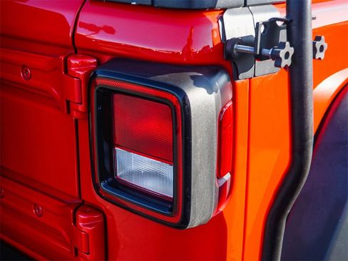 Used 2020 Jeep Wrangler Sport image 7