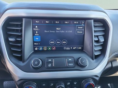 Used 2023 GMC Acadia SLT image 10