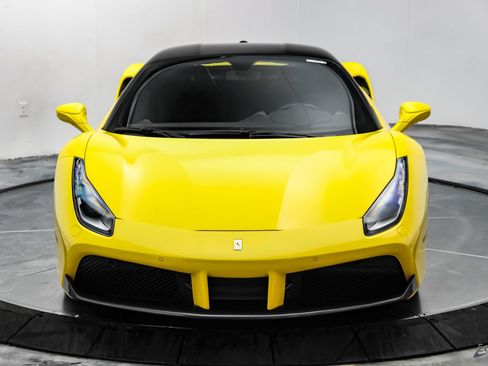 Used 2019 Ferrari 488 GTB RWD image 36