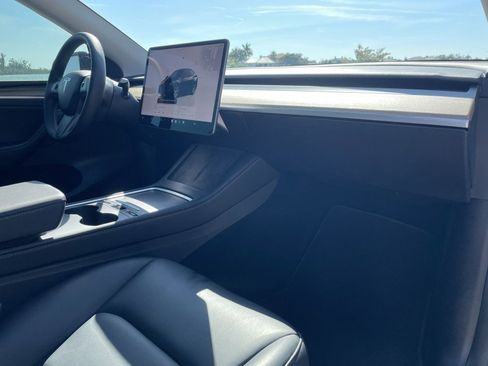 Used 2023 Tesla Model Y AWD image 7