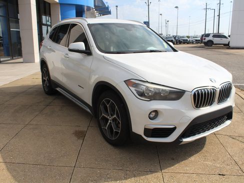 Used 2018 BMW X1 sDrive28i FWD image 1