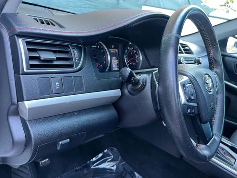Used 2017 Toyota Camry SE image 14