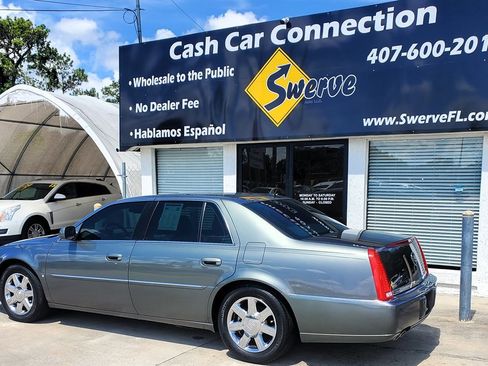 Used 2006 Cadillac DTS w/ Trunk Convenience Package image 8