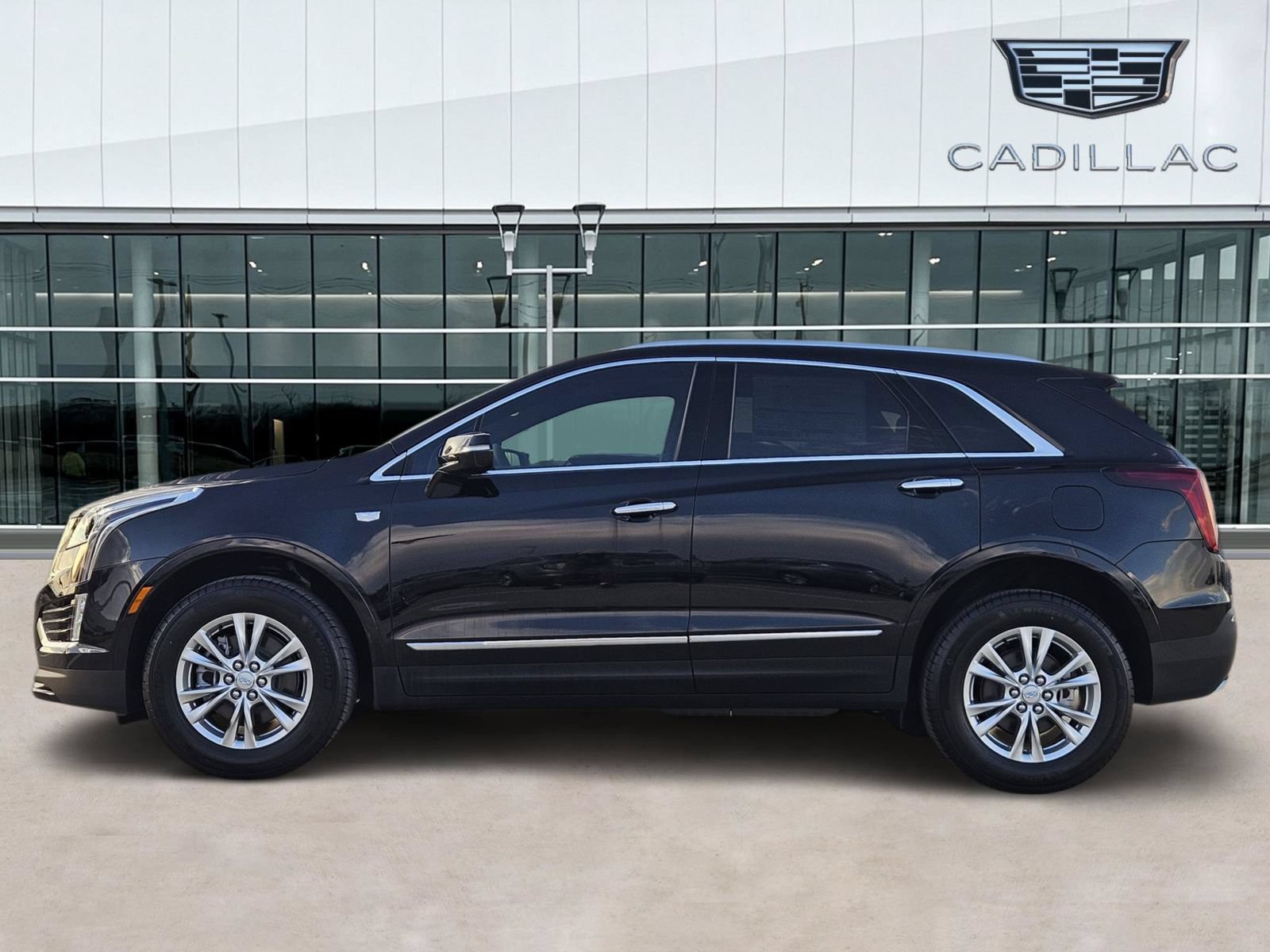 New 2026 Cadillac XT5 Luxury AWD/4WD image 3