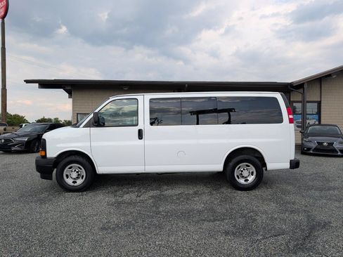 Used 2017 Chevrolet Express 2500 LS RWD image 11