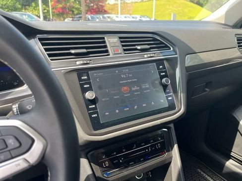 Used 2024 Volkswagen Tiguan SE AWD/4WD image 22
