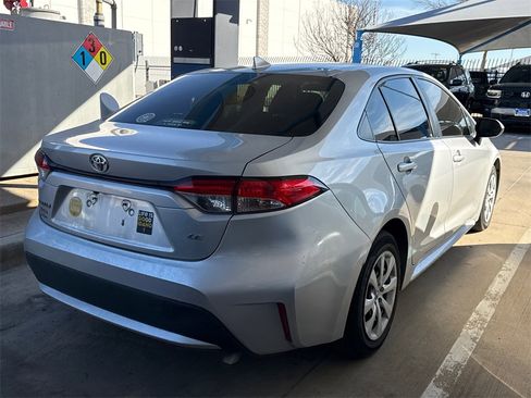 Used 2021 Toyota Corolla LE image 6