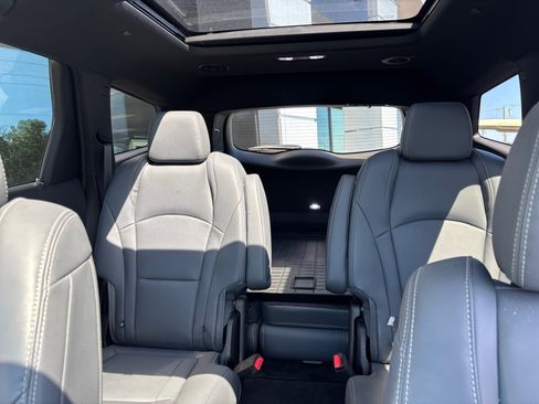 Used 2023 Buick Enclave Premium w/ Experience Buick Package image 31